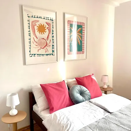 Agapella Apartamemty- Agapella 250m From The Casa de hóspedes *
